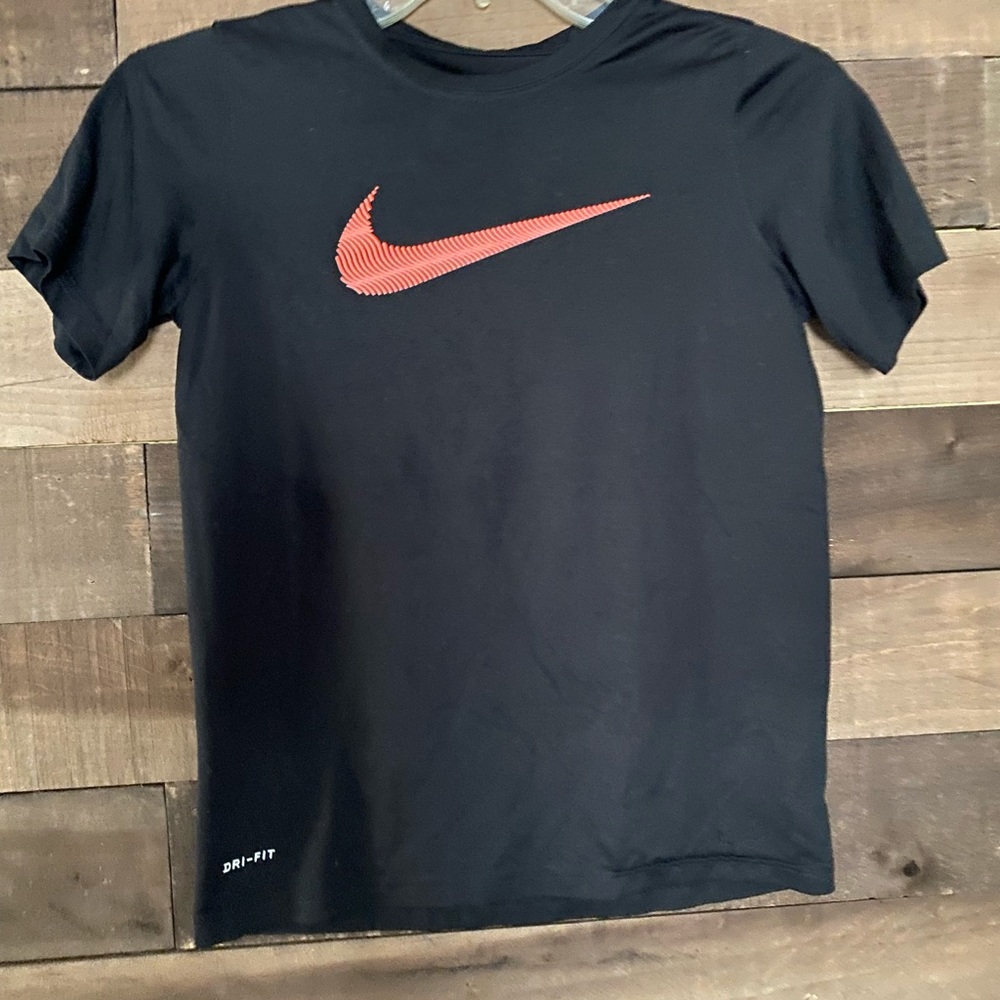 Nike Dry Fit Black T-shirt- Boys size M